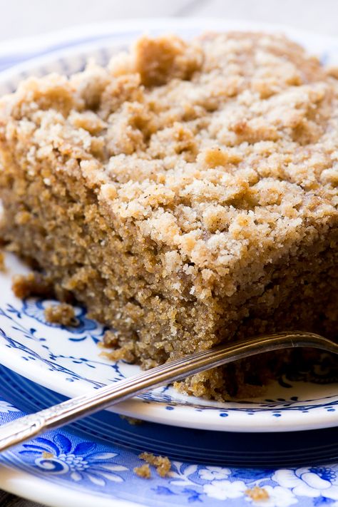 Gingerbread Crumb Cake is a moist coffee cake made with lots of fall spices and rich molasses | theviewfromgreatisland.com Molasses Coffee, Spiced Coffee Cake, Gingerbread Coffee Cake, Homemade Coffee Cake, Gingerbread Coffee, Crumb Coffee Cakes, Crumb Cake Recipe, Chilly Morning, Thanksgiving Food Desserts