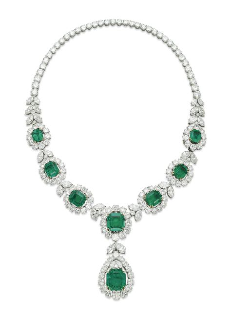 Emerald And Diamond Necklace, Van Cleef And Arpels Jewelry, Diamond Necklace Designs, Royal Jewels, Emerald Necklace, Expensive Jewelry, Fabulous Jewelry, Van Cleef Arpels, Emerald Jewelry