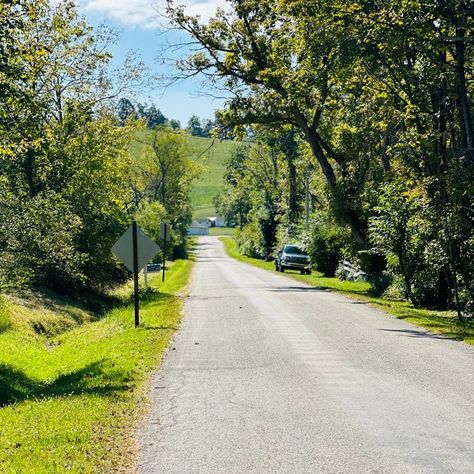 Another weekend of beautiful weather ahead, so why not consider a leisurely drive down the Lincoln Highway with a stop at the Experience for a tour, some pie and a driving guide, all included with your admission! Live that two-lane life and enjoy the trip as much as the destination. Open Tuesday thru Sunday from 10am to 4pm. #LincolnHighway #WeekendAdventures Lincoln Highway, Beautiful Weather, The Trip, Retro Aesthetic, Lincoln, Pie, Drive, Quick Saves