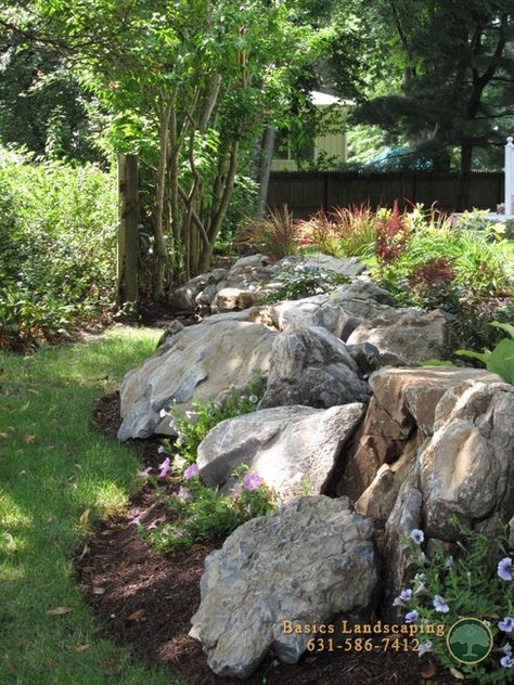 Garden With Rocks, Rock Retaining Wall, Garden Landscaping Ideas, Hillside Landscaping, Rock Wall, Rock Garden Landscaping, Have Inspiration, Landscaping Tips, Hus Inspiration