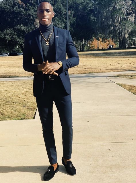 Men Suites Ideas, All Black Graduation Outfit Men, Church Boy Outfits, Black Male Hoco Outfits, Guys All Black Prom, All Black Hoco Outfit Men, High School Prom Outfits For Guys Black, Hoco Suits For Guys, High School Prom Outfits For Guys