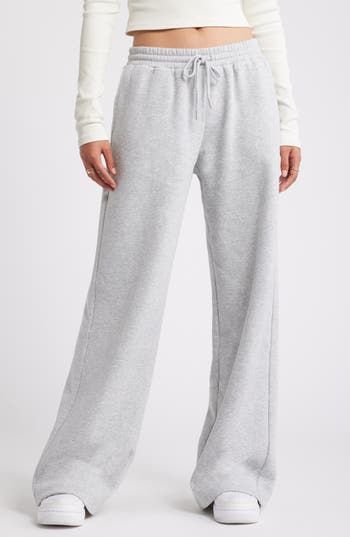 Wide Leg Sweatpants Outfit, Preppy Outfits For School, At Home Outfits, Cute Sweatpants, Cute Clothing Stores, Grey Sweats, Wide Leg Sweatpants, Fall Fits, Fleece Pants