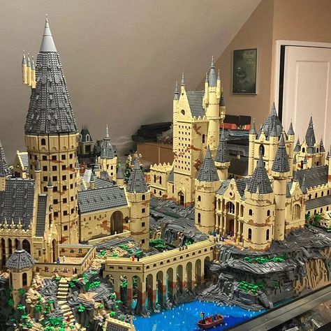 Big Lego Sets, Harry Potter Lego, Harry Potter Lego Sets, Lego Winter, Lego Universe, Lego Hogwarts, Big Lego, Harry Potter Bedroom, Funny Harry Potter Jokes