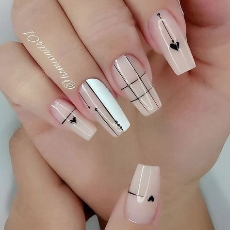 Home Nails, Line Nail Art, Lines On Nails, Blush Nails, Designs Nail, Black Nail, Acrylic Nails Coffin Short, Short Acrylic Nails Designs, Girls Nails