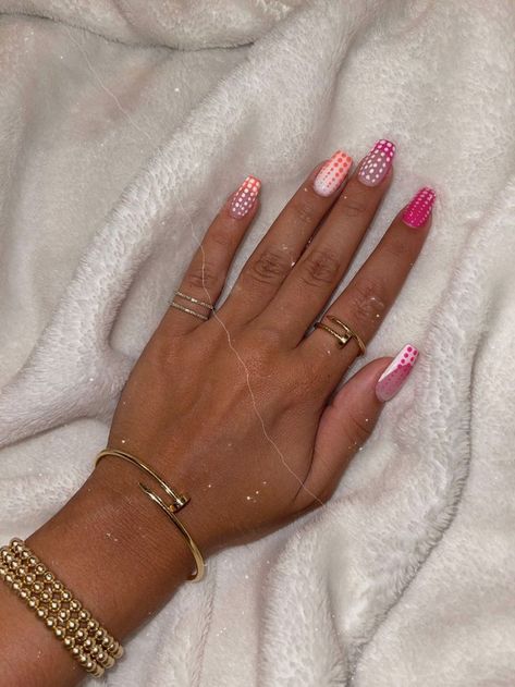 Summer Nails 2023 Color Trends, Beach Nails Art, Summer Holiday Nails, Summer Nail Art Designs, Nail Therapy, Classy Nail Art Ideas, 2023 Beach, Beach Nail Art, Kylie Jenner Nails