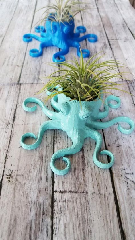 Octopus Planter, Octopus Decor, Office Decor Desk, Clay Birds, Air Dry Clay Projects, Pottery Handbuilding, Garden Crafts Diy, Garden Pottery, Decor Desk