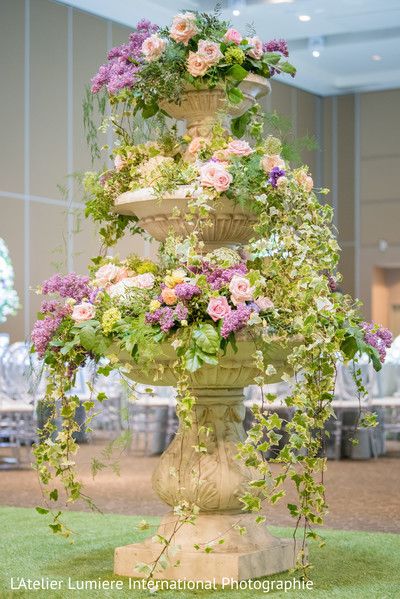 Wedding Fountain, Large Floral Arrangements, Large Flower Arrangements, Outdoor Wedding Decorations, Garden Fountains, French Garden, Water Fountain, Decoration Table, Planting Succulents