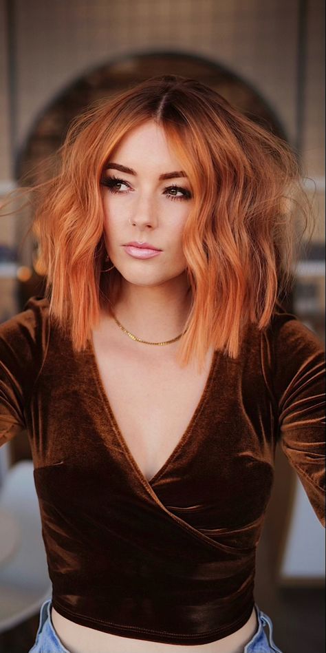 Short Copper Hair, Sunset Hair Color, Cheveux Oranges, Sunset Hair, Wavy Bob Haircuts, Lions Mane, Ginger Hair Color, Copper Hair Color, Short Hair Color