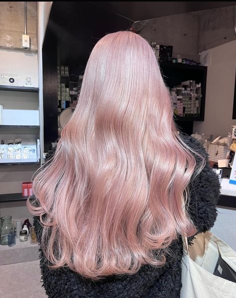 Milky Pink Hair, White Pink Hair, Light Pink Hair Color, Pale Pink Hair, Dusty Pink Hair, Pink Hair Highlights, Baby Pink Hair, Hair Color Idea, Pink Core