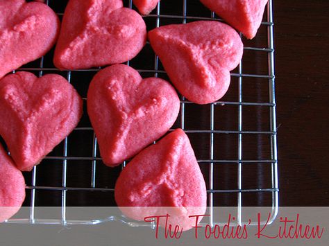 Jell-O Spritz Cookies - The Foodies' Kitchen Jello Spritz Cookies, How To Decorate Spritz Cookies, Christmas Spritz, Press Cookies, Cookie Press Recipes, Spritz Cookie, Spritz Cookie Recipe, Spritz Cookies, Cookie Press