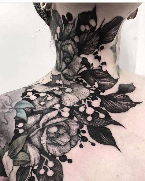 Tattoo Snob в Instagram: «Floral tattoo by @kellyviolence at @parliamenttattoo in London, U.K. #kellyviolence #parliamenttattoo #london #uk #unitedkingdom…» Throat Tattoo, Tattoo Cover-up, Up Tattoos, Art Things, Cover Up Tattoos, Feminine Tattoos, Back Neck, Sleeve Tattoo, Blackwork Tattoo