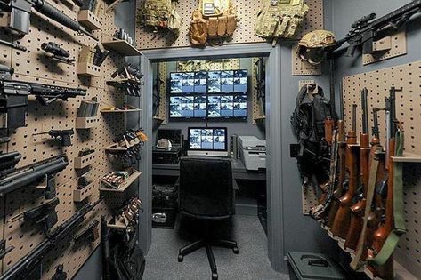 Gallow Technologies on Instagram: “@safe.solutions.sc built this badass security room with gallow walls all over! 🔥 #gallowtech #organizeyourshit #gunstorage #walldecor…” Tactical Gear Storage, Urban Survival Kit, Security Room, Tactical Wall, Gear Room, Man Cave Shed, Man Cave Ideas, Man Cave Design, Panic Rooms