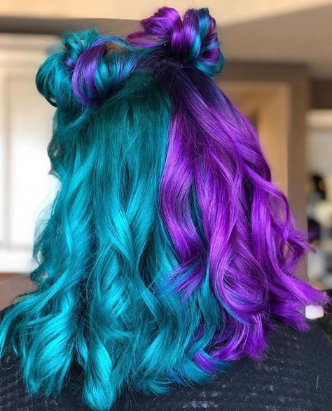 Teal And Purple Hair, Blue And Purple Hair, Two Color Hair, Half And Half Hair, Split Dyed Hair, Cute Hair Colors, Creative Hair Color, Hacks Beauty, Hair Streaks