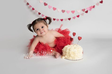 Boston Cake, Valentine Pics, Toddler Girl Birthday Party, Valentines Photoshoot, Valentines Birthday Party, Valentine Photo Shoot, Foto Newborn, Smash Cake Girl, 1st Birthday Photoshoot