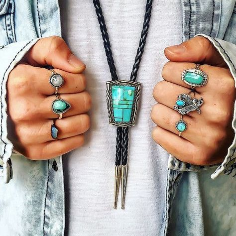 Turquoise Jewelry Outfit, Random Wishlist, Turquoise Bolo Tie, Bohemian Jewels, Black Bangle, Turquoise Jewelry Native American, Navajo Jewelry, Native American Turquoise, Navajo Turquoise