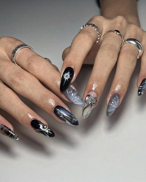 🌌 Mystic Night Sky Press-On Nail Set | Ethereal Silver and Black Designs 🌠✨ Step into a realm of mystical beauty with our Mystic Night Sky Press-On Nail Set. Designed for the daring and the dreamers, this set features a captivating blend of dark and light, where shimmering silvers meet deep, enigmatic blacks, creating a celestial ambiance on your fingertips. 🎨🌑 Key Features & Highlights: Elegant Color Palette: Explore the deep contrast of glossy black and iridescent silver tones that emulate Nails Starry Night, Chrome Nail Art, Chrome Nails Designs, Milky Nails, Gothic Nails, Chrome Nail, Nail Pops, Nails Today, Edgy Nails