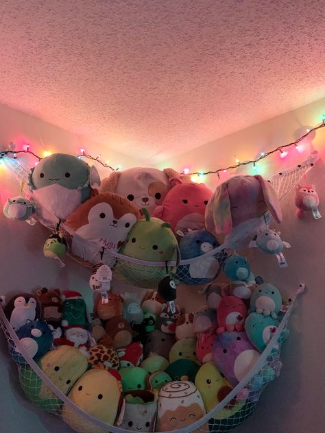 Squishmallow Hanging Net, Squishmallow Storage Net, Squishmallow Tag Display, Squishmallow Net Storage, Squishmallows Aesthetic Collection, Squishmellows Collection, Squishmallow Net Aesthetic, Squishmallow Set Up, Squishmallow Storage Bedroom