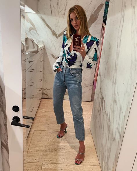 Rosie Huntington-Whiteley's Instagram Is Like A Rolodex Of Great Style - Grazia Rosie Huntington Whiteley Style, Rosie Hw, Street Style Aesthetic, Rosie Huntington, Amina Muaddi, Huntington Whiteley, Celeb Style, Rosie Huntington Whiteley, Looks Chic