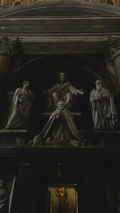 Gothic Italian Aesthetic, Ancient Rome Aesthetic Dark, Dark Italian Aesthetic, Italy Aesthetic Dark, 1700s Aesthetic, Ancient Rome Aesthetic, Rome Italy Aesthetic, Italian Statues, Italian Aesthetic