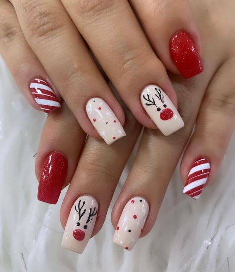 Square Christmas Nails, Christmas Nails Design, Holiday Nail Designs, Christmas Gel Nails, Simple Gel Nails, Pointed Nails, Colored Acrylic Nails, Nail Bed, Simple Acrylic Nails