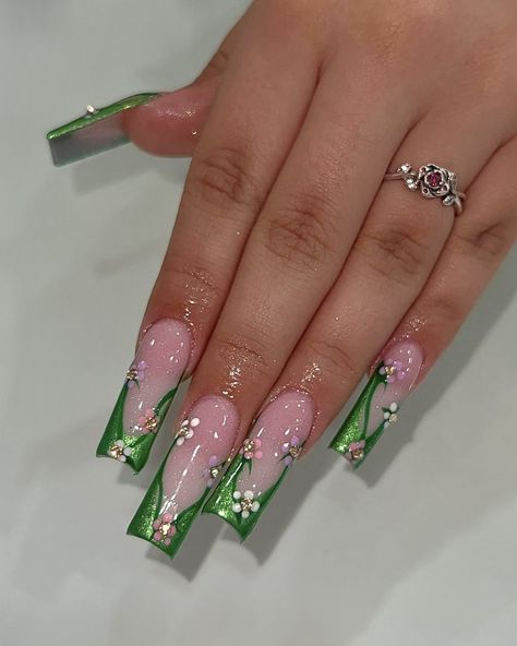 Nail Designs For The Summer, Nails Emerald Green, Nails Emerald, Emerald Green Nails, Fairy Nails, Green Acrylic Nails, Green Nail Designs, Colored Acrylic Nails, Girly Acrylic Nails