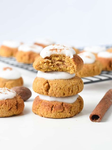 Keto Pumpkin Cookies, Pumpkin Cookies Easy, Flavored Cookies, Vegan Pumpkin Cookies, Soft Pumpkin Cookies, Dairy Free Frosting, Keto Pumpkin Pie, Vegan Pumpkin Recipes, Pumpkin Cookie Recipe