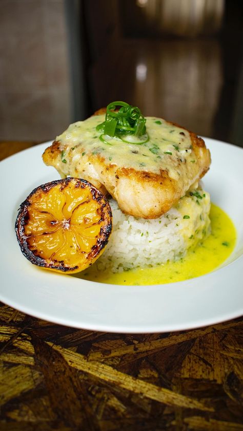 Kenneth Tebogo Middleton | Recipe: Fish with Lemon Garlic Butter Sauce and Coconut Rice Ingredients - For the Coconut Rice - 2 cups long grain rice - 2 cans of… | Instagram Fish With Coconut Rice, Pretty Plating Food Presentation, White Fish Meals, Fish And Rice Plating, White Fish And Rice Recipes, Hake And Rice Recipes, Rice And Fish Recipes, Fish And Rice Recipes, Fish With Rice