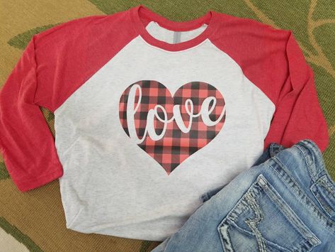 Show up in style with this super cute raglan with the Buffalo Plaid Love design. Everybody loves Buffalo plaid, comfy and style! You can have all of those with this shirt! Shirts Vinyl, Raglan Sleeve Shirts, Wedding Showers, Mommy And Me Shirt, Plaid Shirts, Cute Flats, Raglan Shirt, Heart Svg, Raglan Shirts