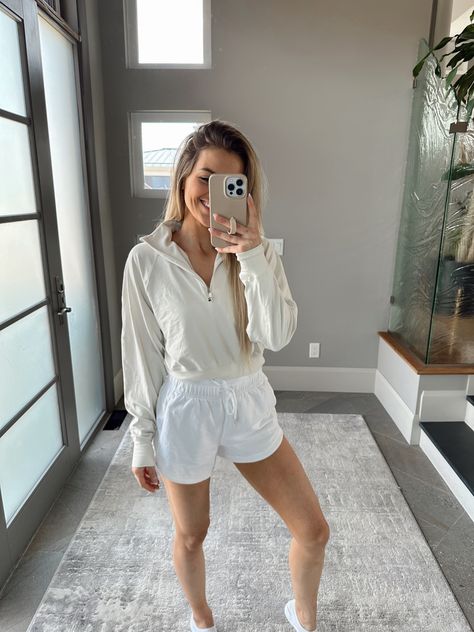 Summer Outfits Lululemon, Lululemon Summer Outfit, Comfy Outfits Spring, Lululemon Shorts Outfit, Summer Outfits Comfy, Summer Athletic Outfits, Lululemon Summer, Outfits Lululemon, Summer Outfit 2023