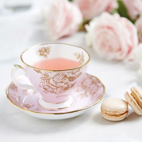 Golden Roses, High Tea Party, Pink Tea, Think Food, Country Roses, Rose Tea, Golden Rose, A Cup Of Tea, Floral Tea