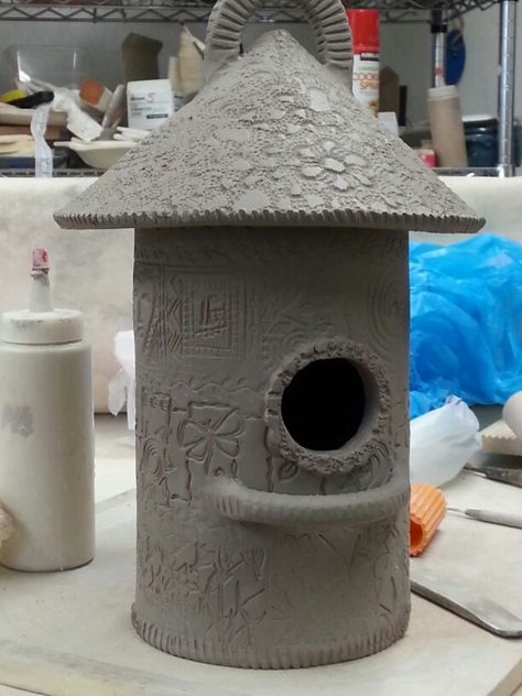 Another birdhouse Clay Bird House Ideas, Ceramic Birdhouse Ideas, Bird House Pottery, Clay Birdhouse, Ceramic Birdhouse, Clay Bird, Bird House Feeder, Garden Pottery, Bird Houses Diy