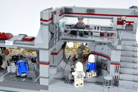 501st Legion Clone Base on Ryloth Lego Star Wars MOC | 2 | Flickr Lego Star Wars Moc Base, Custom Lego Clone Troopers, Lego Star Wars Moc, Lego Space Station, Lego Jedi, Star Wars Bedroom, Lego Clones, Lego 4, Lego Starwars