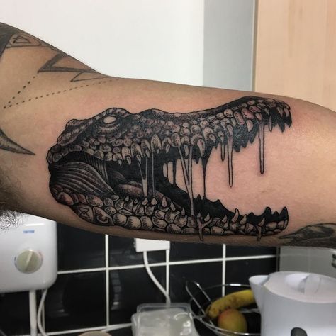 Crocodile Tattoo Blackwork, Gator Head Tattoo, Crocodile Skull Tattoo, Crocodile Head Tattoo, Alligator Head Tattoo, Crocodile Tattoo Design, Crocodile Tattoos, Alligator Tattoo, Crocodile Tattoo