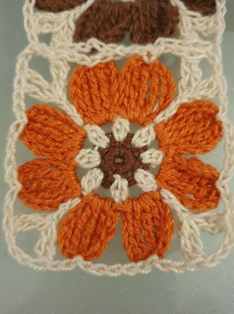 Lace Flower Granny Square, Crochet Flower Granny Square Pattern, Poncho Crochet, شال كروشيه, Crochet Flowers Easy, Crochet Stitches Guide, Brunch Dates, Beginner Knitting Patterns, Crochet Blocks