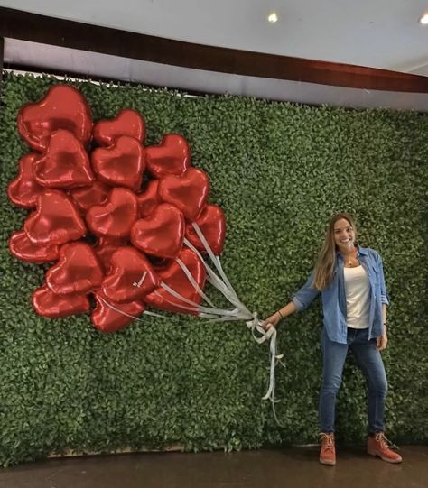 Heart Balloon Backdrop, Hearts Paper Crafts, Surprise Birthday Decorations, Beauty And Beast Wedding, Wedding Platters, Dance Decorations, Celebration Balloons, Moss Decor, Bride Shower