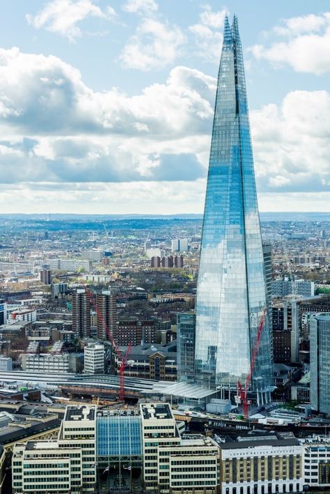 The Shard, London London Shard, Tower Architecture, The Shard London, Civil Construction, Trip To London, London Attractions, London Architecture, Red Brick House, Luxury London