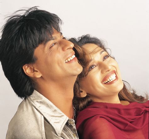 Rahul & Pooja (Dil To Pagal Hai).  One of my favorite couples on screen. Dil To Pagal Hai, Shah Rukh Khan Movies, Srk Movies, Vintage Bollywood Aesthetic, Retro Bollywood, Lata Mangeshkar, Bollywood Couples, Vintage Bollywood, Madhuri Dixit