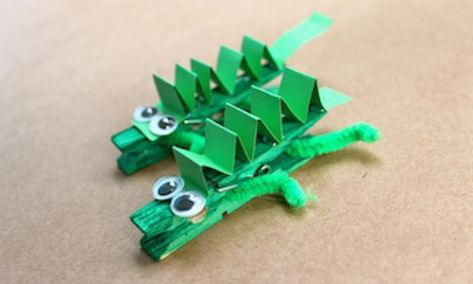 Have a crafternoon making some animals, starting with these cute peg crocodiles. Just add construction paper and googly craft eyes. You could make a whole float of them. Snap! Snap! Crocodile Crafts, Alligator Craft, Reptile Crafts, Alligator Crafts, Snake Craft, Crocodile Craft, Animal Crafts For Kids, Clothes Pin Crafts, Craft Kits For Kids