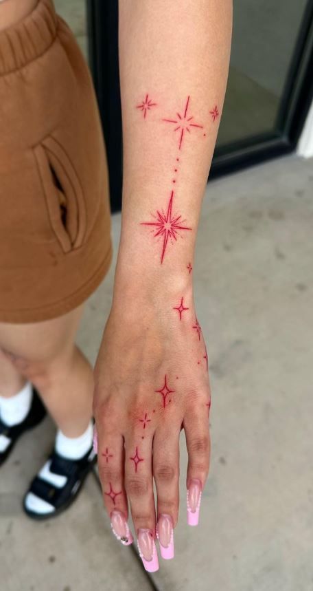 Tato Minimal, Tato Jari, Pola Tato, Hand And Finger Tattoos, Cute Hand Tattoos, Pretty Hand Tattoos, Small Pretty Tattoos, Tattoos For Black Skin, Tato Lengan