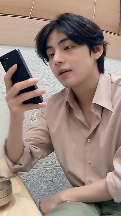 Kim taehyung vlog Kim Taehyung Selca, Taehyung Selca, Taehyung Kim, Boyfriend Wallpaper, Taehyung Photoshoot, Bts Aesthetic Pictures, Kim Taehyung Wallpaper, Bts Lockscreen, V Taehyung