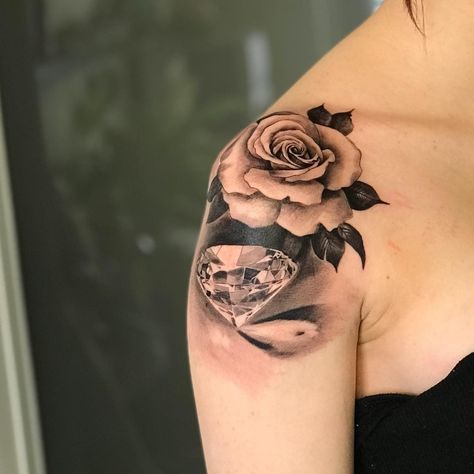 164 Likes, 5 Comments - Stefan Held (@mono_krom_stefan_held) on Instagram: “Little diamond piece. #mono_krom #stefanheld #dirtyonetattooz #cheyennepen #cheyenne…” Diamond And Rose Tattoo, Rose Tattoo Design For Women, Diamante Tattoo, Tyler Tattoo, Tattoo For Woman, Woman Tattoos, Meaning Tattoos, Diamond Tattoo, Coverup Tattoo