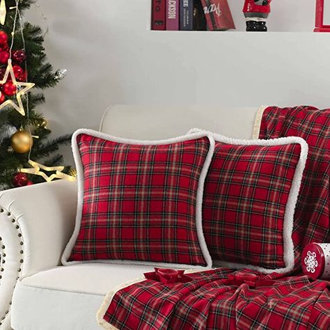 Tartan Cushions, Christmas Sofa, Scandinavian Traditional, Fall Pillow Cover, Christmas Craft Projects, Christmas Cushions, Throw Pillows Christmas, White Buffalo, Christmas Deco