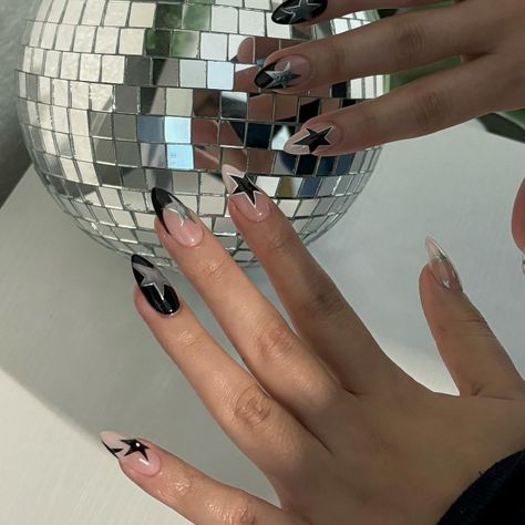 Nail Designs White French Tip, Stargirl Nails, Coachella Nails, Black Silver Nails, Blue And Silver Nails, Silver Nail Designs, White And Silver Nails, Hello Nails, Nails Silver