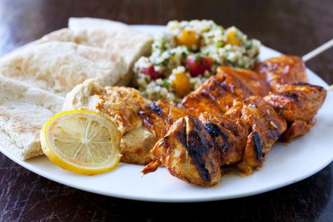 Lebanese Chicken Skewers Lebanese Chicken, Shish Taouk, Chicken On A Stick, Delicious Donuts, Lebanese Recipes, Chicken Skewers, The Best Recipes, Middle Eastern Recipes, Marinated Chicken