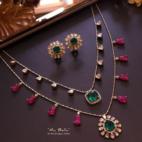 Mia bella Moissanite Polki Necklace Set Tanishq Jewellery Gold Necklaces, Tanishq Jewellery, Polki Pendant, Polki Necklace Set, Mia Bella, Fancy Jewelry Necklace, Modern Gold Jewelry, Jewelry Set Design, Polki Necklace