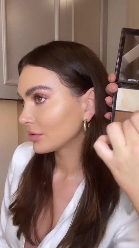 218K views · 2.2K reactions | How to apply contour ✨✨ #beautytok #makeuptutorial #makeup #contourtutorial #contouring101 #makeupforbeginners #makeuptips #trending #makeuptok | Glamour Haven Cosmetics Apply Contour, Easy Contouring, Contouring For Beginners, Contour Tutorial, Makeup Aesthetic, Face Contouring, Makeup For Beginners, Contour Makeup, Clean Face