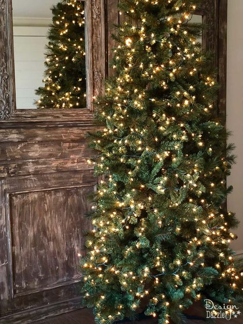 Tree Lighting Ideas, Lighting Hacks, Best Christmas Tree, Diy Christmas Lights, Best Christmas Lights, Hundred Days, Christmas Tree Decorating, Simple Tree, Outdoor Christmas Tree