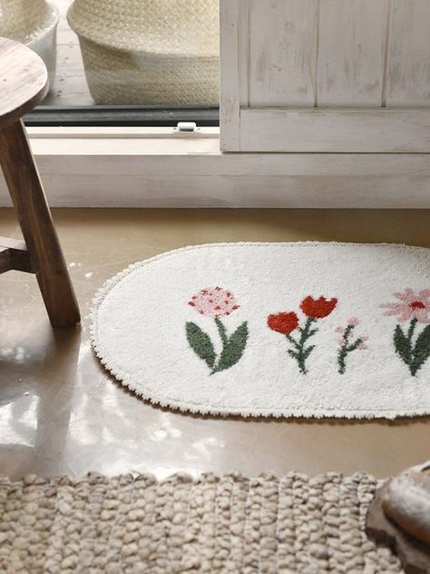 This oval shape door mat has four different flowers printed in premium jacquard pattern addressing soft and cozy mood. The lace trims around the edge add extra warmth and lovely look as well. With the non slip bottom this doormat is perfect for safe and cute interior. Anthropologie Decor, Cute Interior, Girls Apartment, Cozy Mood, Flower Door, College House, Apartment Aesthetic, Apartment Decor Inspiration, Lace Trims