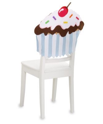 felt cupcake chair covers Cupcake Chair, Birthday Chair Cover, Cupcake Party Theme, Birthday Chair, Felt Cupcakes, Chair Back Covers, Girly Birthday Party, Cute Craft, Cupcake Images