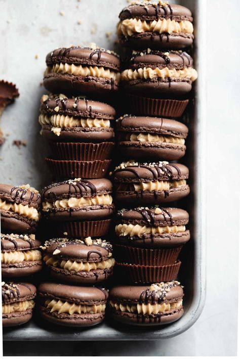 Chocolate Peanut Butter Macarons - Broma Bakery Broma Bakery Macarons, Peanut Butter Macarons, Dessert Inspiration, Cravings Recipes, Broma Bakery, Macaron Recipes, Chocolate Macaron, Macaron Flavors, Macaron Cookies